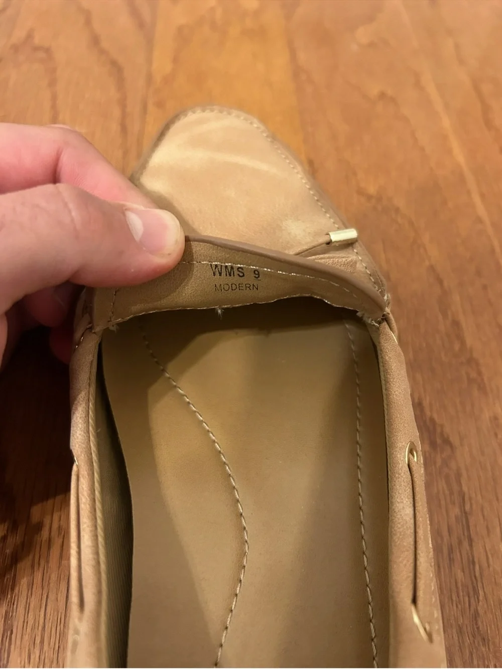 Dolce Vita Modern Tan Driving Loafers Women's Size 9 Bow Slip-On Minimalist